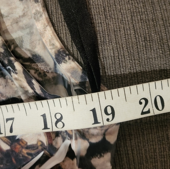 Frank Lyman Animal Print Sleeveless Top - Picture 4 of 4